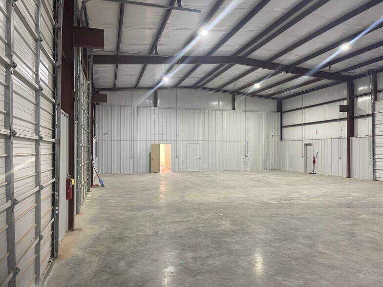 1719 E County Road 153, Midland, TX à vendre - Photo de l’immeuble – Image 3 sur 14