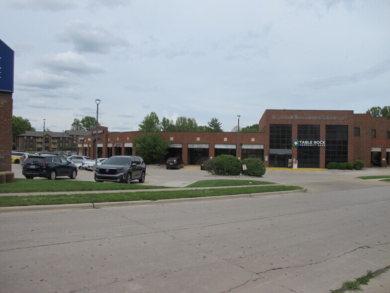 3510-3550 S National Ave, Springfield, MO à louer - Photo de l’immeuble – Image 3 sur 8