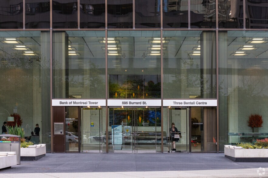 595 Burrard St, Vancouver, BC à louer - Photo de l’immeuble – Image 3 sur 17