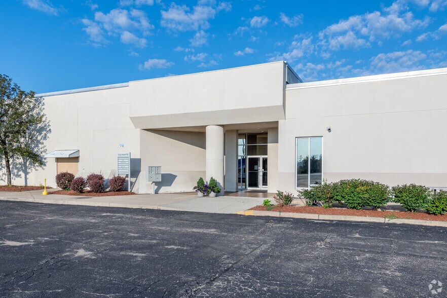 100 Niantic Ave, Providence, RI à louer - Photo de l’immeuble – Image 2 sur 7