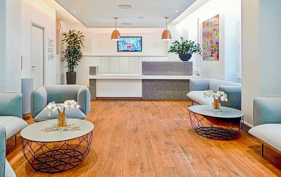 75 Boulevard Haussmann, Paris à louer - Photo de l’immeuble – Image 3 sur 77