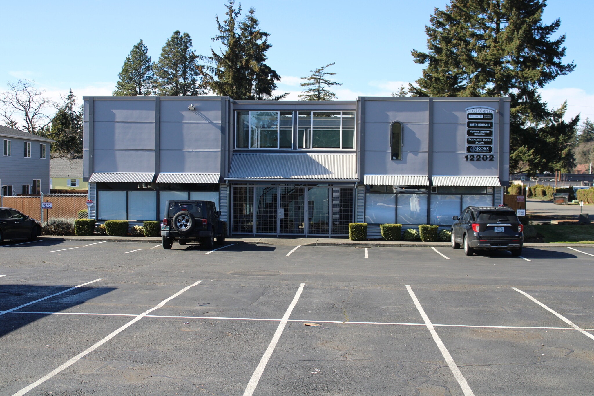 12202 Pacific Ave S, Tacoma, WA à louer Photo de l’immeuble– Image 1 sur 5