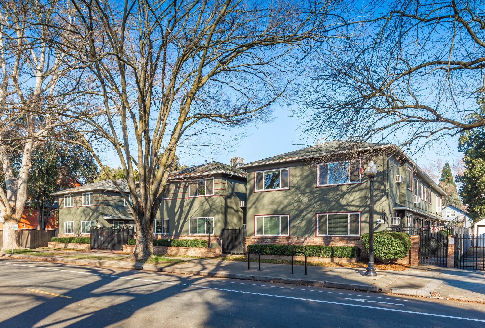 2811 F St, Sacramento, CA à vendre Photo principale– Image 1 sur 49