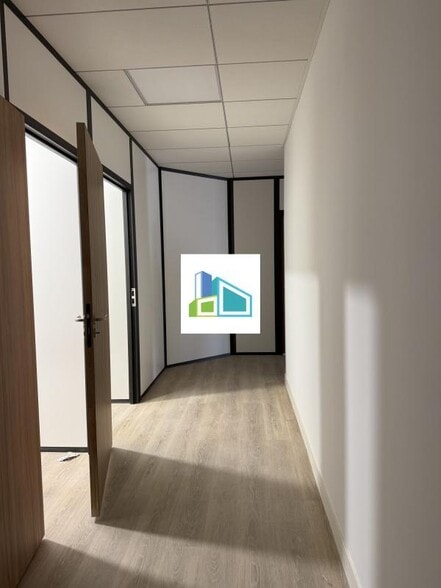 Bureau dans Aubagne à louer - Photo intérieure – Image 3 sur 5