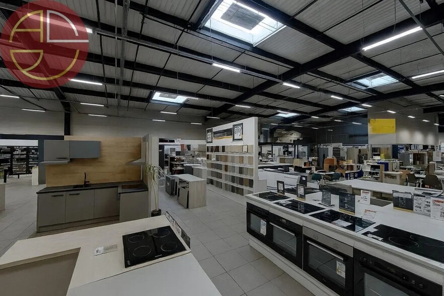 Local commercial dans Portet-sur-Garonne à louer - Photo de l’immeuble – Image 2 sur 7