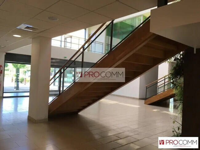 Plus de détails pour Bureau à louer