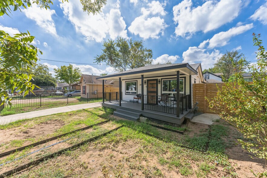 6111 Atwood St, Austin, TX à vendre - Photo principale – Image 1 sur 30