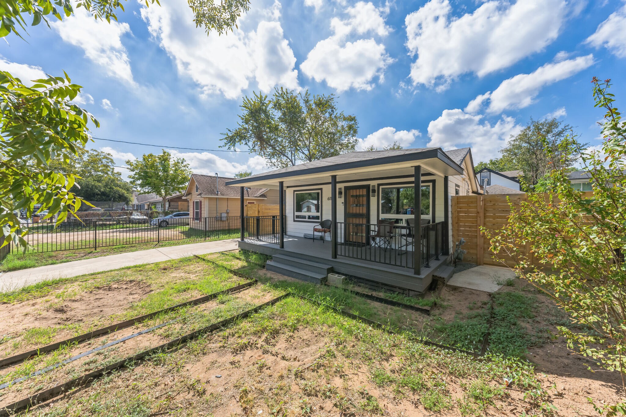 6111 Atwood St, Austin, TX à vendre Photo principale– Image 1 sur 31