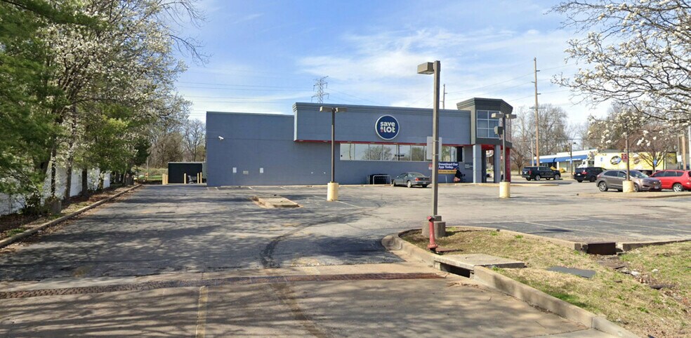 8000 St Charles Rock Rd, Saint Louis, MO à louer - Photo de l’immeuble – Image 2 sur 2