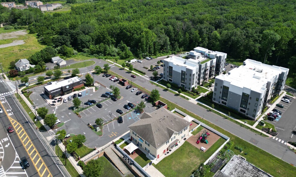 4607-4617 Nottingham Way, Trenton, NJ à vendre - Photo de l’immeuble – Image 3 sur 10