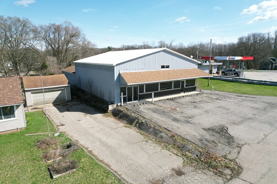 110 Creekview Dr, Battle Creek, MI à vendre - Photo de l’immeuble – Image 2 sur 21