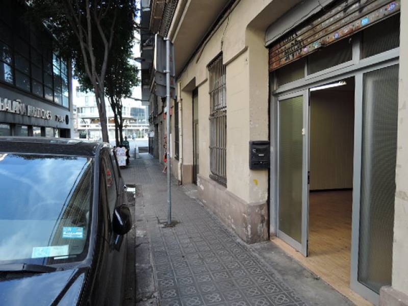 Local commercial dans Barcelone, Barcelona à louer Photo de l’immeuble– Image 1 sur 6