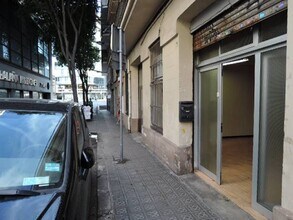 Local commercial dans Barcelone, Barcelona à louer Photo de l’immeuble– Image 1 sur 6