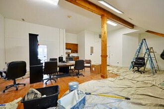 660 Hunters Pl, Charlottesville, VA à louer Photo intérieure– Image 1 sur 6