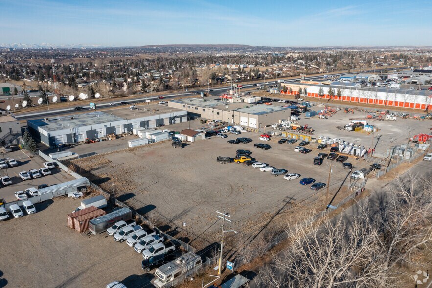 315 Moraine Rd NE, Calgary, AB à louer - Aérien – Image 3 sur 4