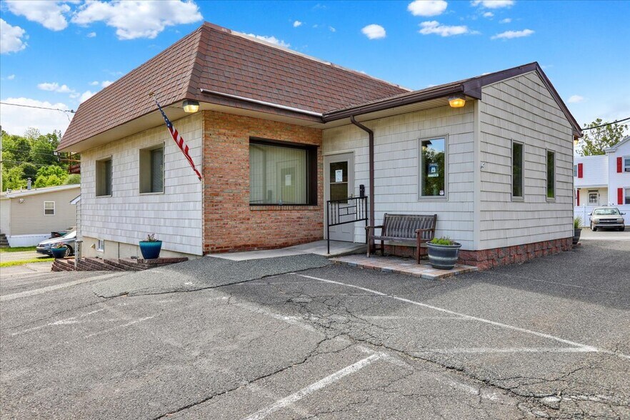924 W Philadelphia Ave, Boyertown, PA à vendre - Photo de l’immeuble – Image 2 sur 53