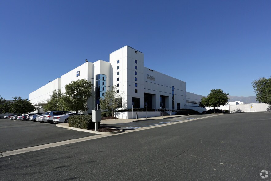 1040 S Vintage Ave, Ontario, CA à louer - Photo principale – Image 2 sur 4