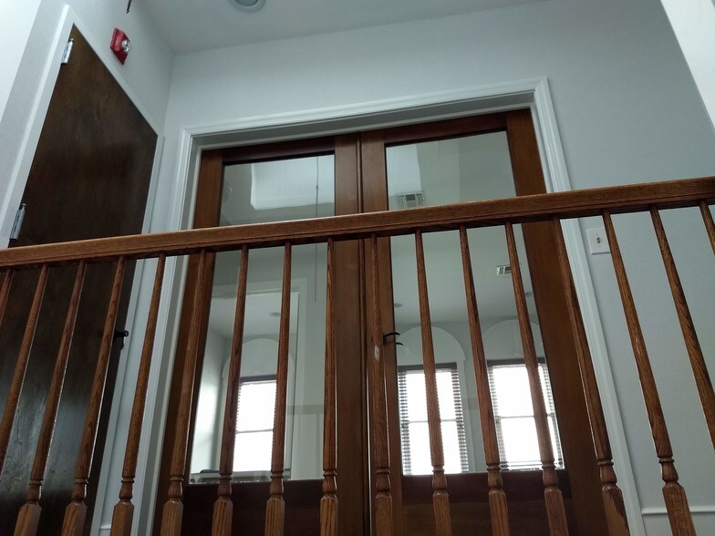 17-19 Beechwood Rd, Summit, NJ à louer - Hall d’entrée – Image 3 sur 29
