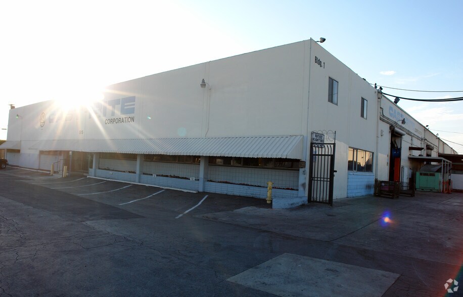 15899 S San Pedro St, Gardena, CA à louer - Photo de l’immeuble – Image 3 sur 5