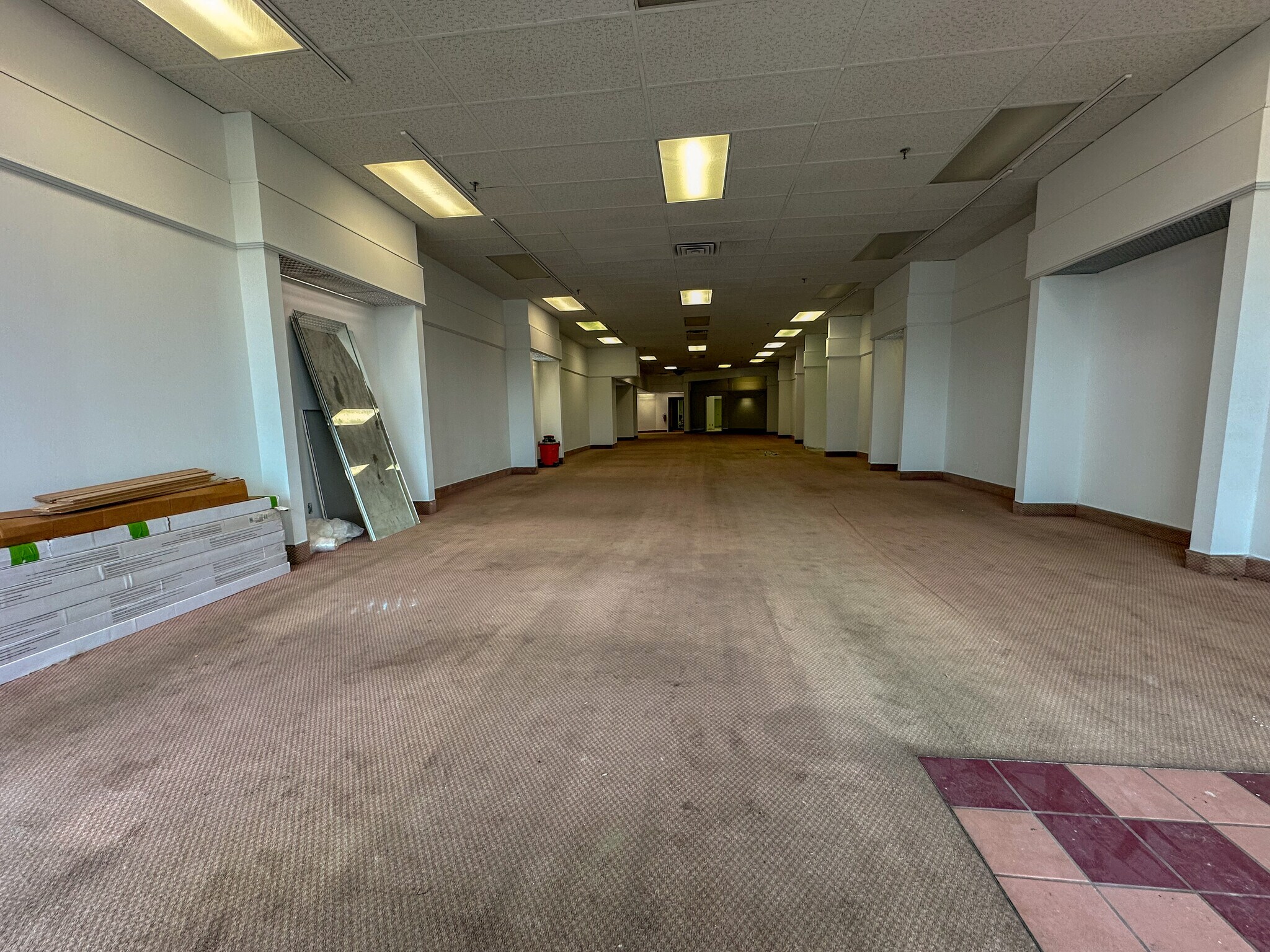 1650 Wabash Ave, Springfield, IL à louer Photo intérieure– Image 1 sur 17