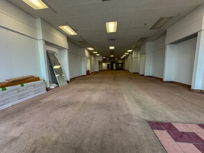 1650 Wabash Ave, Springfield, IL à louer Photo intérieure– Image 1 sur 17