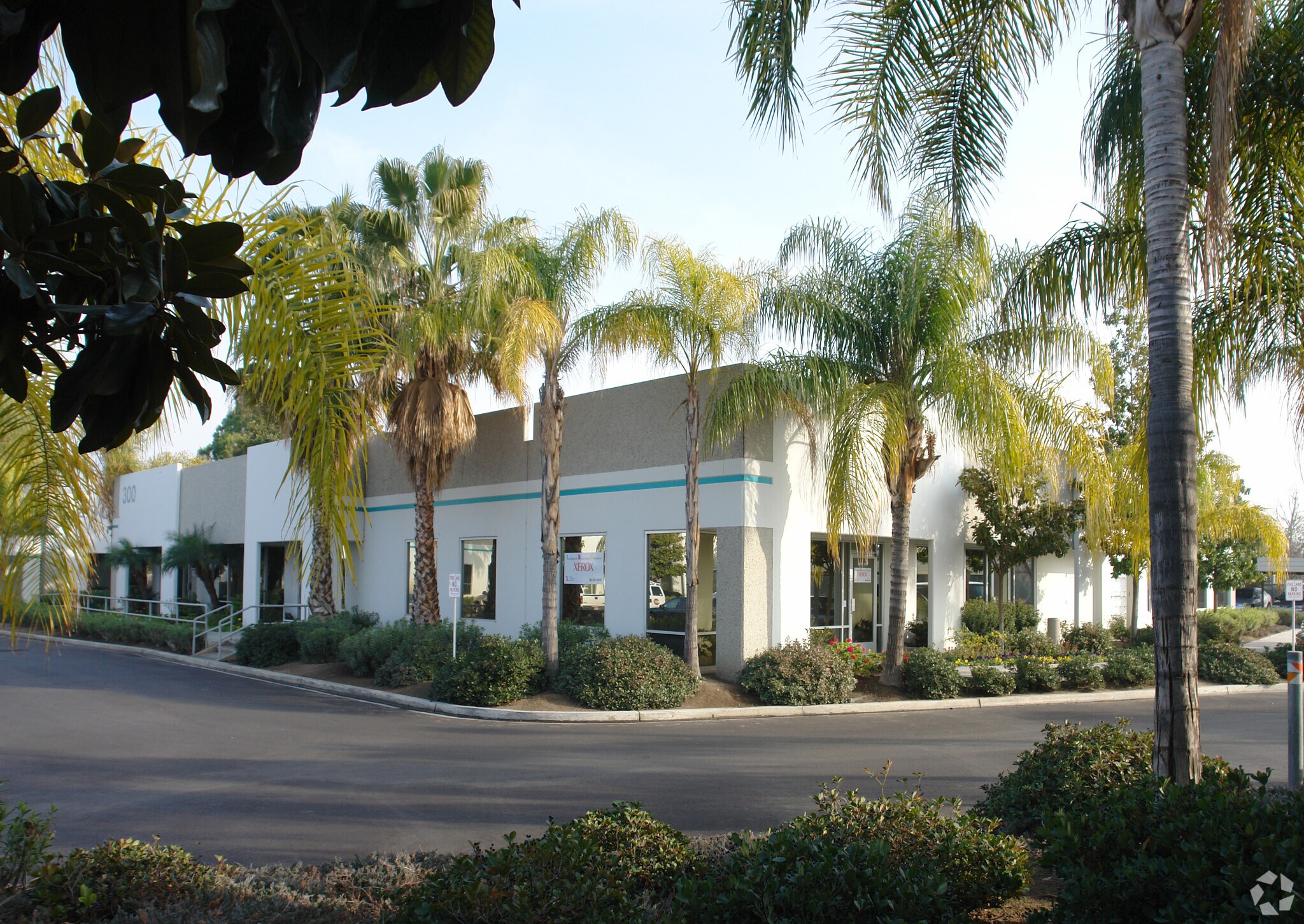 5251 Office Park Dr, Bakersfield, CA à louer Photo principale– Image 1 sur 6
