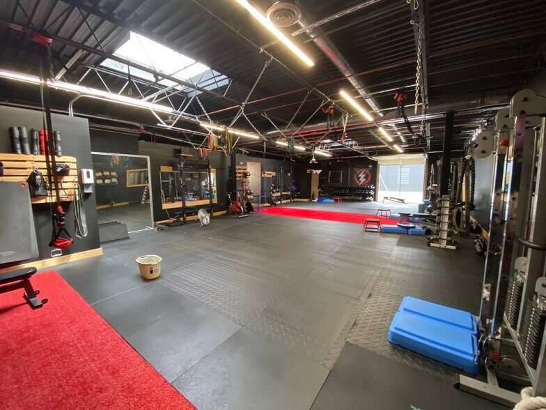 576 Industrial Pky, Chagrin Falls, OH à louer - Photo de l’immeuble – Image 3 sur 9