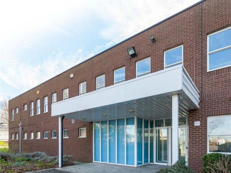 18 Concorde Rd, Patchway à louer - Photo de l’immeuble – Image 3 sur 8