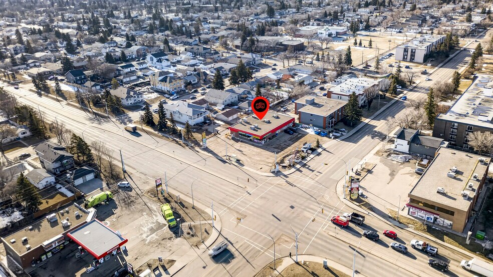 10639 156th St NW, Edmonton, AB à vendre - Photo de l’immeuble – Image 2 sur 18