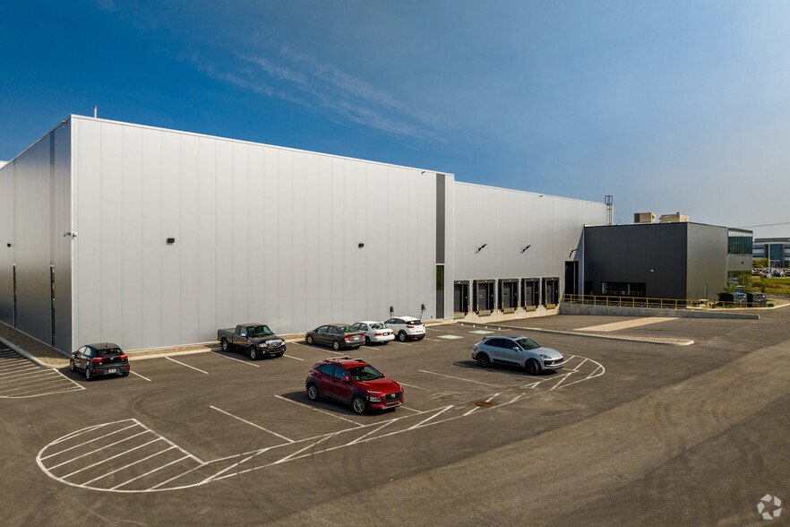 210-250 St Jean-Coutu, Varennes, QC à louer - Photo de l’immeuble – Image 3 sur 10