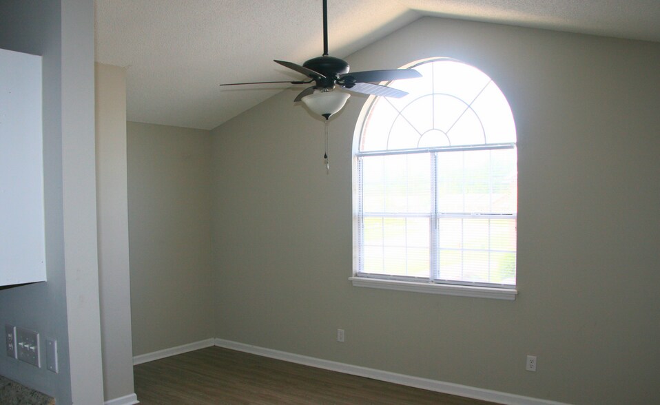 1286 Park West Dr, Greenville, NC à vendre - Photo de l’immeuble – Image 3 sur 4