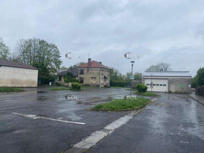 Plus de détails pour Local d'activités à louer