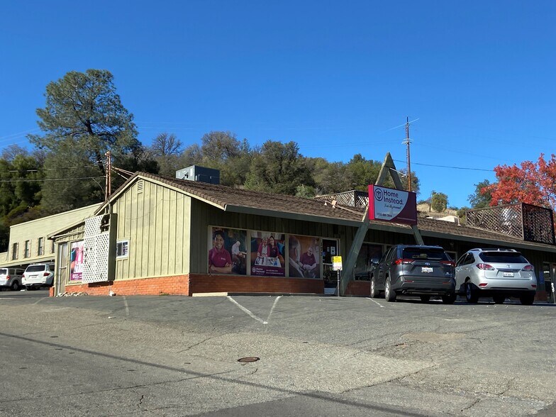 179 Palm Ave, Auburn, CA à louer - Photo de l’immeuble – Image 1 sur 2