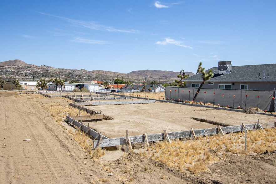 57405 Primrose dr, Yucca Valley, CA à vendre - Photo de l’immeuble – Image 3 sur 23