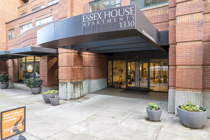 225 SW Columbia St, Portland, OR à louer - Photo de l’immeuble – Image 3 sur 8