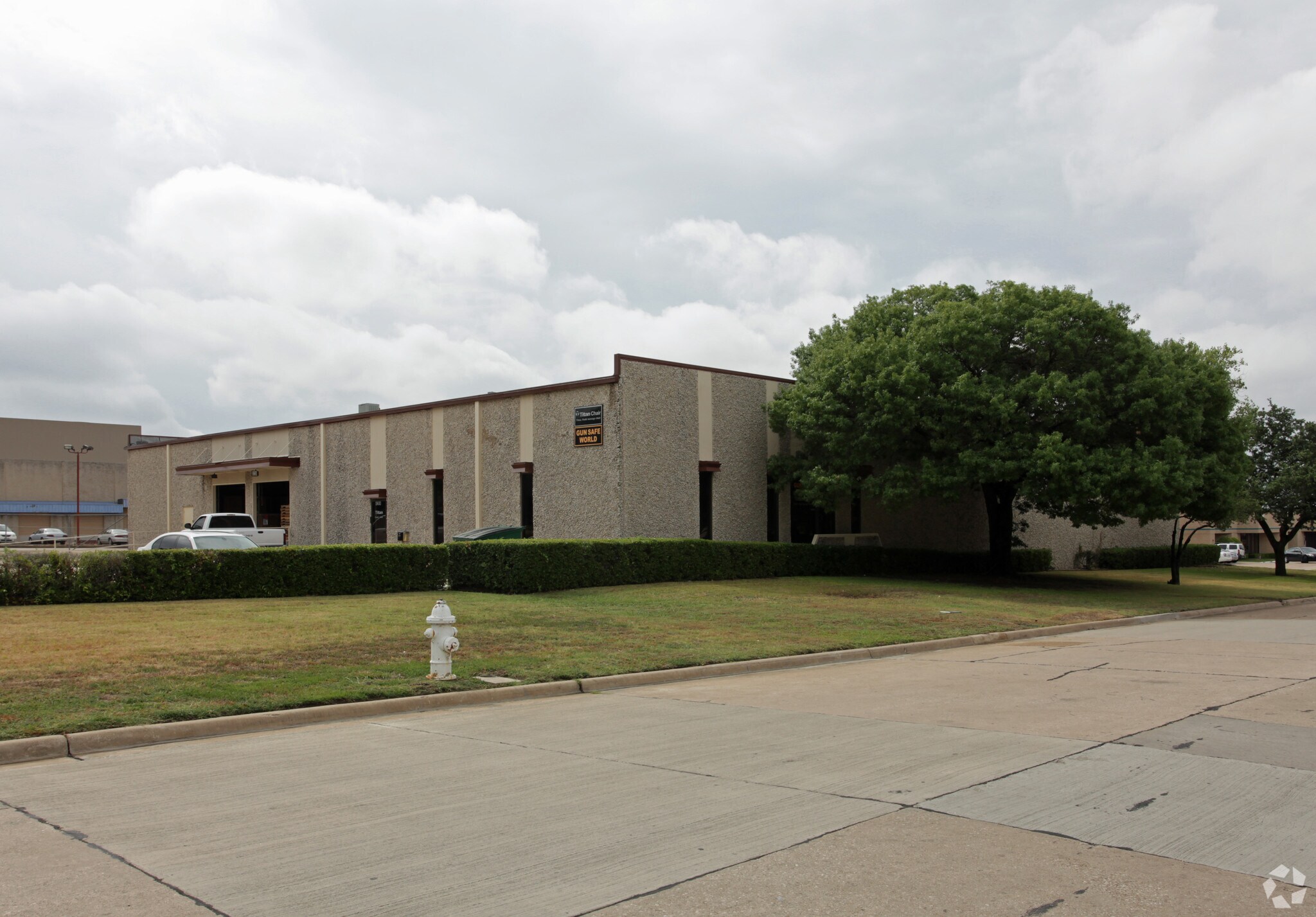 4304 N Beltwood Pky, Farmers Branch, TX à louer Photo principale– Image 1 sur 6