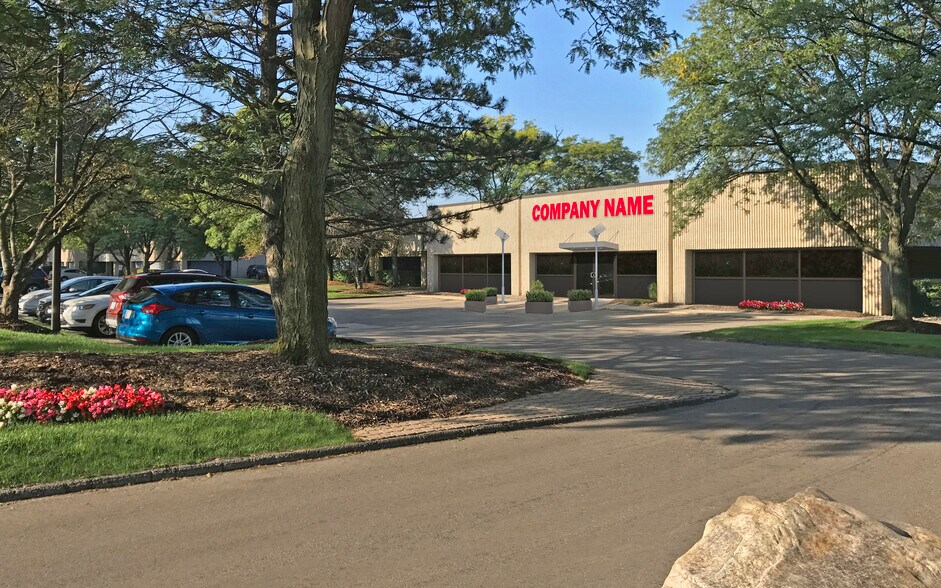 14133-14155 Farmington Rd, Livonia, MI à louer - Photo de l’immeuble – Image 3 sur 11