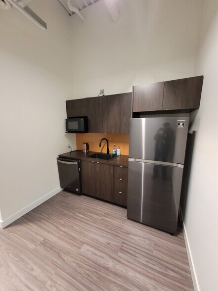 580 Nicola Ave, Port Coquitlam, BC à louer - Photo intérieure – Image 2 sur 22