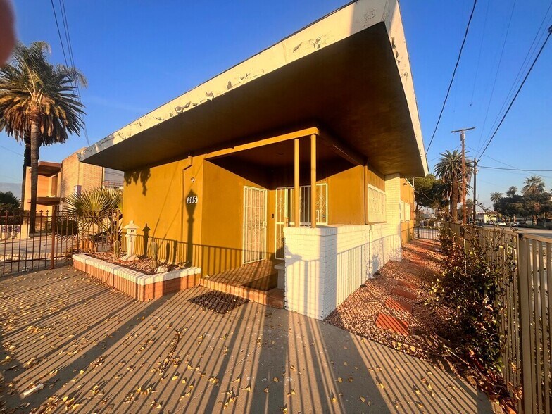 805 N D St, San Bernardino, CA à vendre - Photo de l’immeuble – Image 2 sur 9