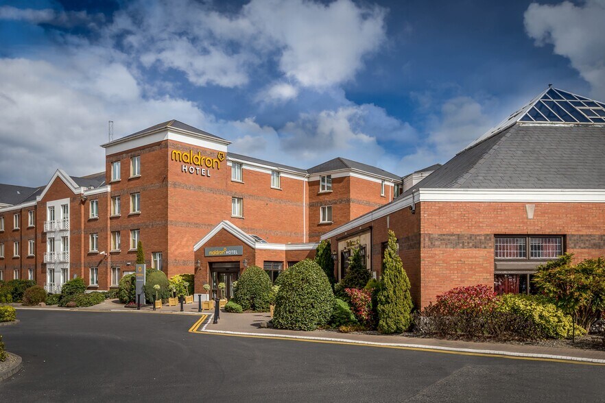 Services hôteliers dans Newlands Cross Naas Road Rd, Dublin à vendre - Photo principale – Image 1 sur 2