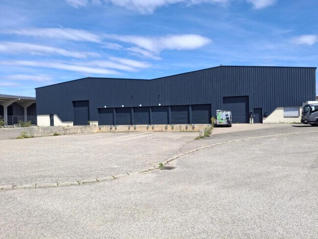Plus de détails pour Local d’activités à vendre