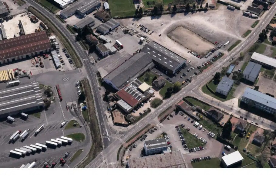 Local d'activités dans Chalon-sur-Saône à vendre - Photo de l’immeuble – Image 2 sur 3