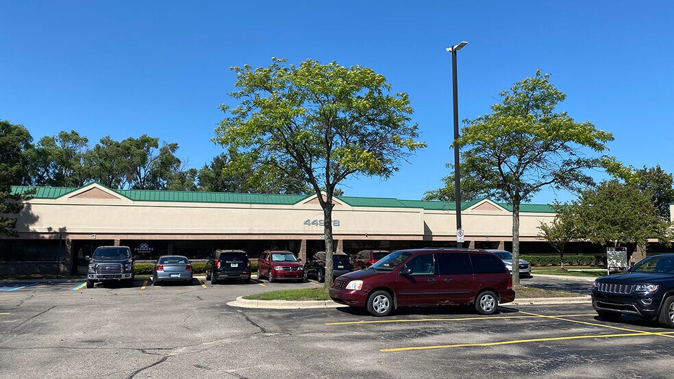 44968 Ford Rd, Canton, MI à louer - Photo de l’immeuble – Image 3 sur 6