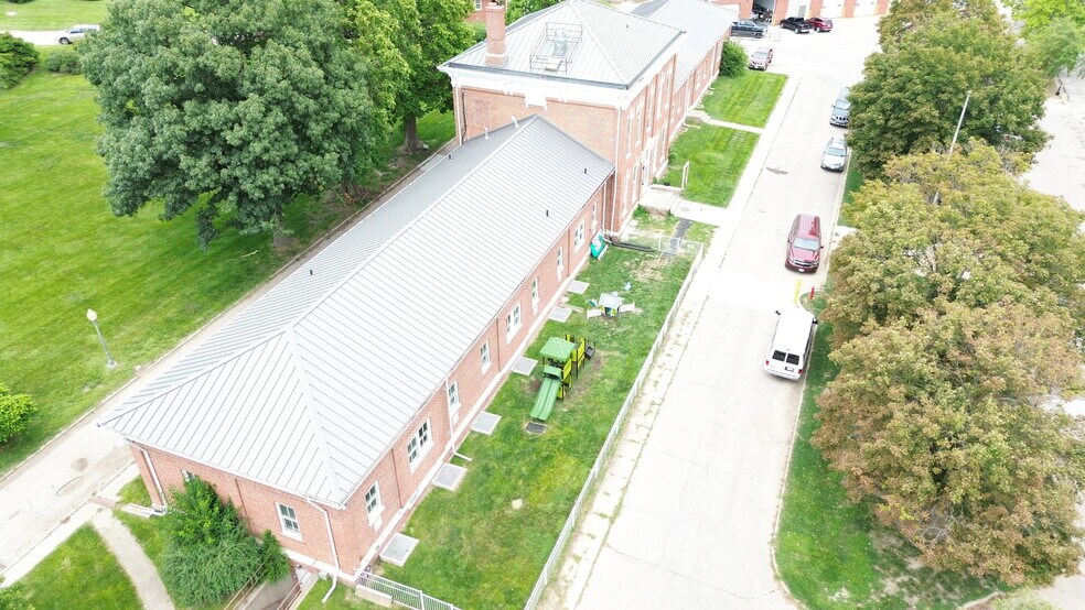 2101 Woolworth Ave, Omaha, NE à louer - Photo de l’immeuble – Image 3 sur 8