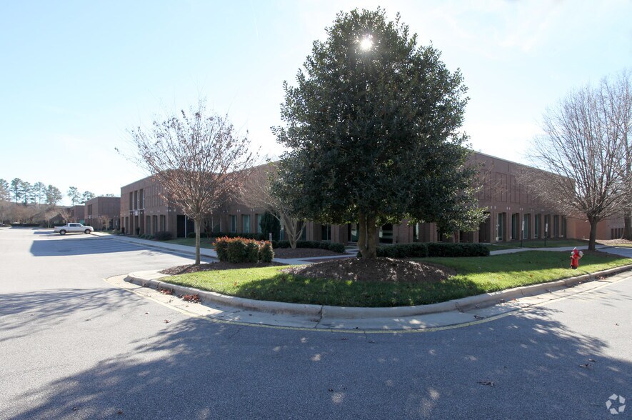 3800 Gateway Centre Blvd, Morrisville, NC à louer - Photo de l’immeuble – Image 2 sur 25