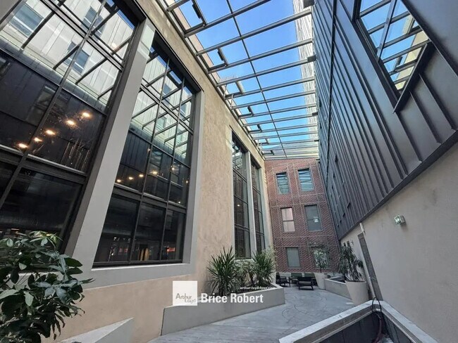 Plus de détails pour 76 Rue Marius Berliet, Lyon - Bureau à louer