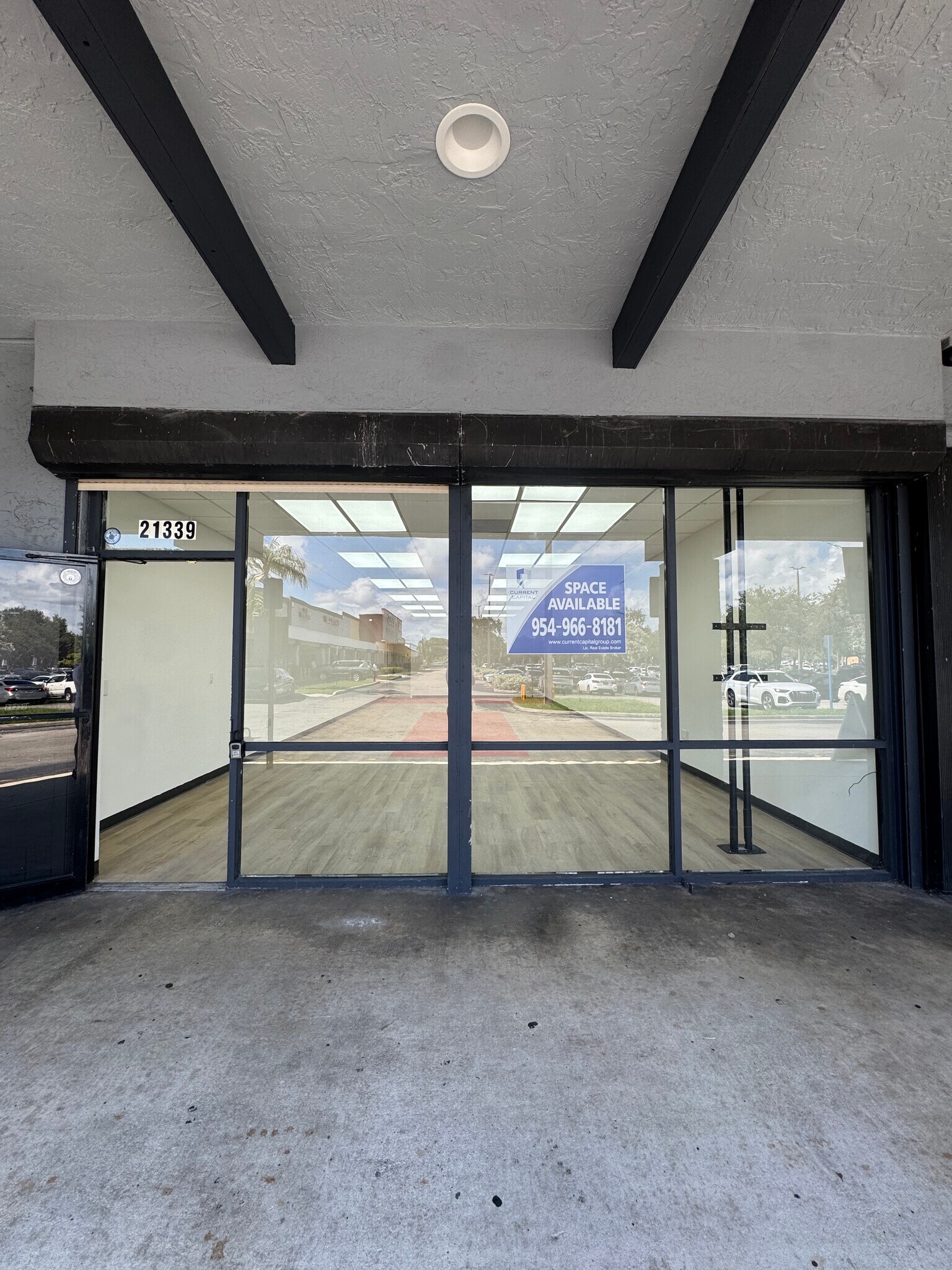 21301-21495 NW 2nd Ave, Miami, FL à louer Photo intérieure– Image 1 sur 7