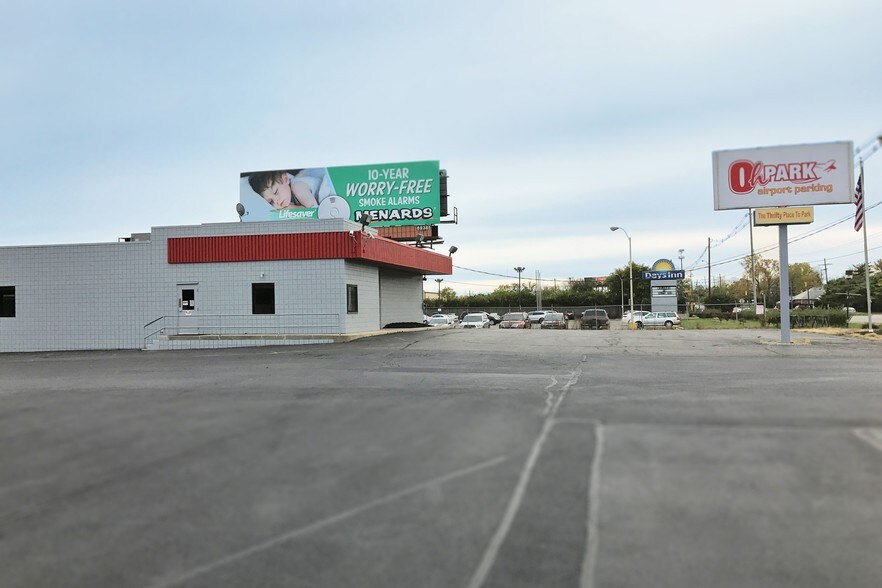 762 Stelzer Rd, Columbus, OH à vendre - Photo de l’immeuble – Image 2 sur 7