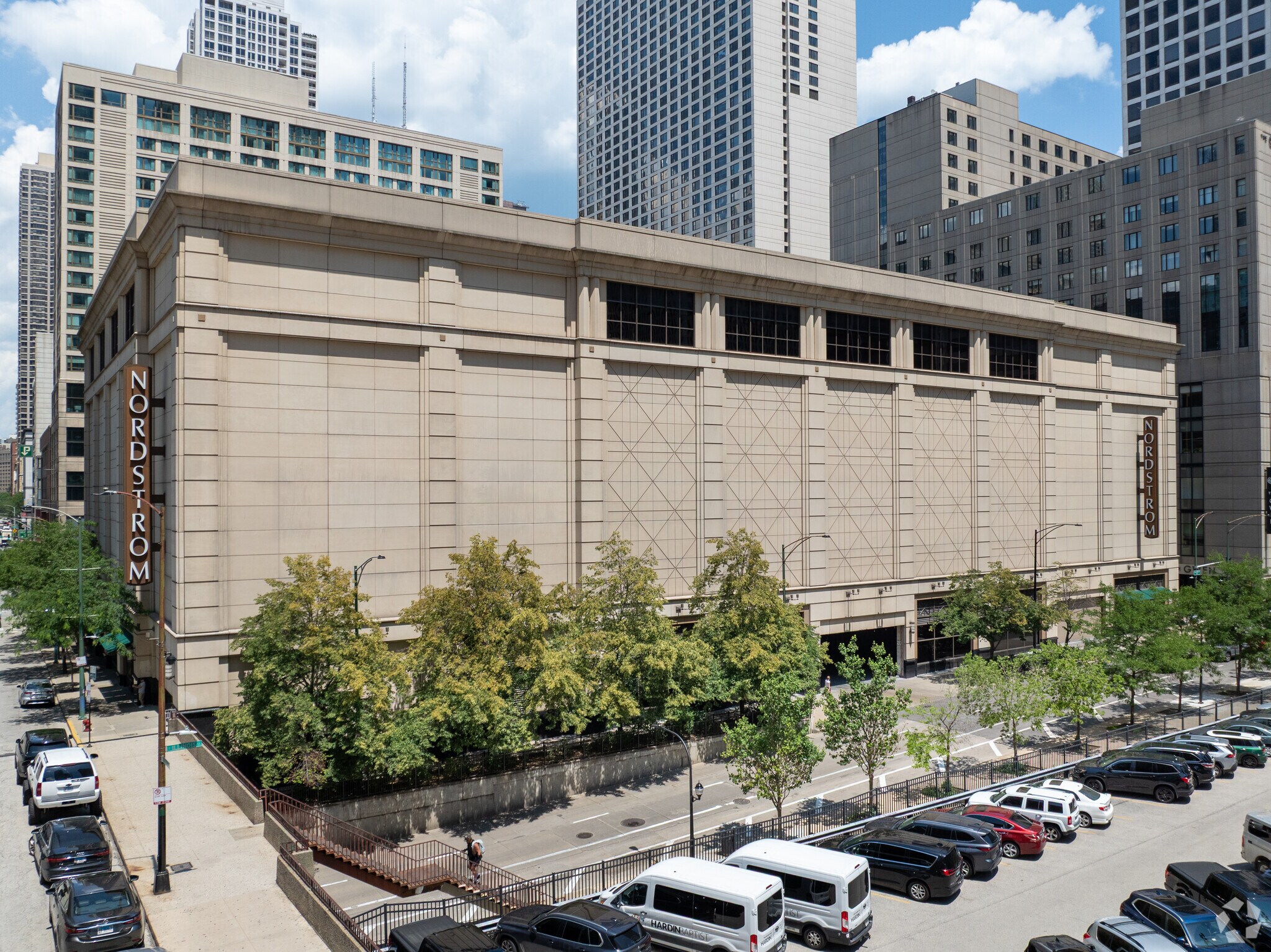 55 E Grand Ave, Chicago, IL à louer Photo principale– Image 1 sur 7