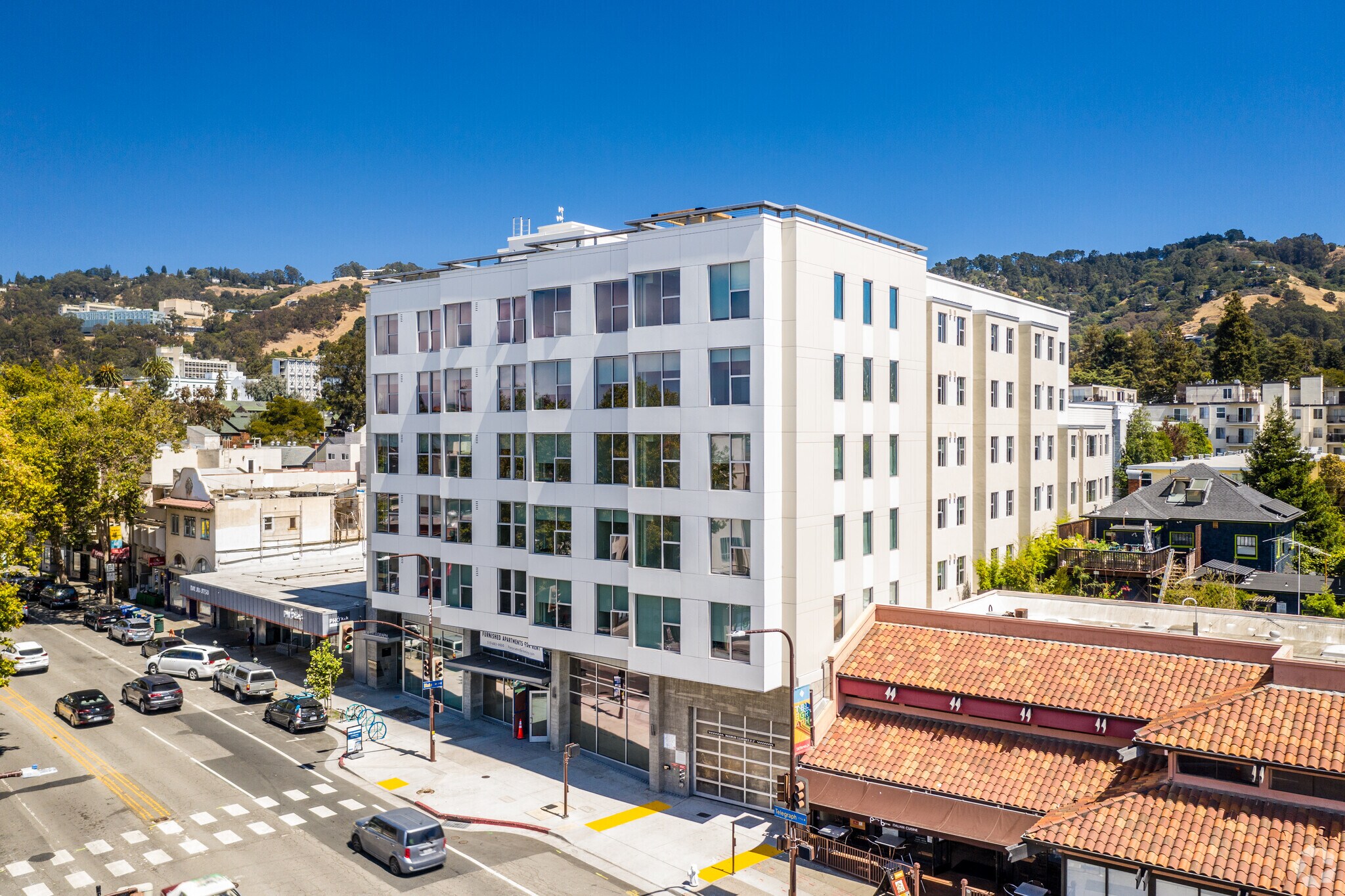 2539 Telegraph Ave, Berkeley, CA à louer Photo principale– Image 1 sur 8